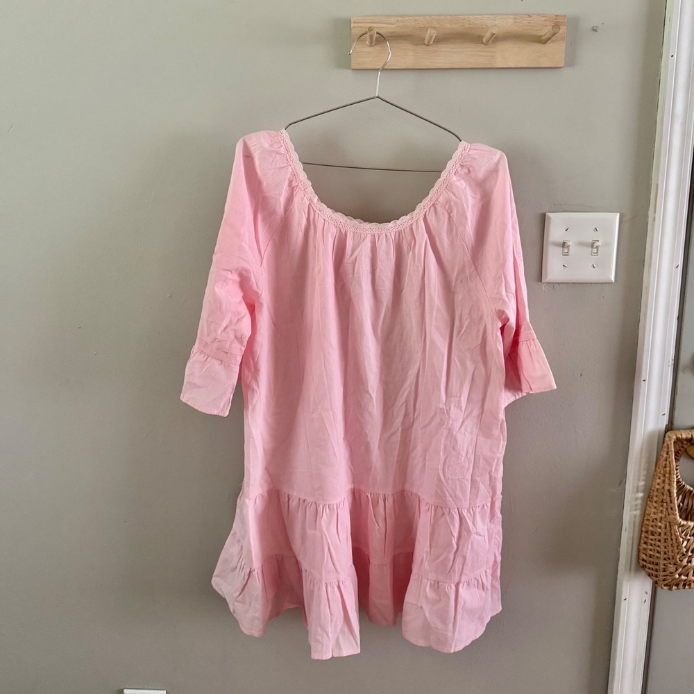 Dainty, pink mini dress